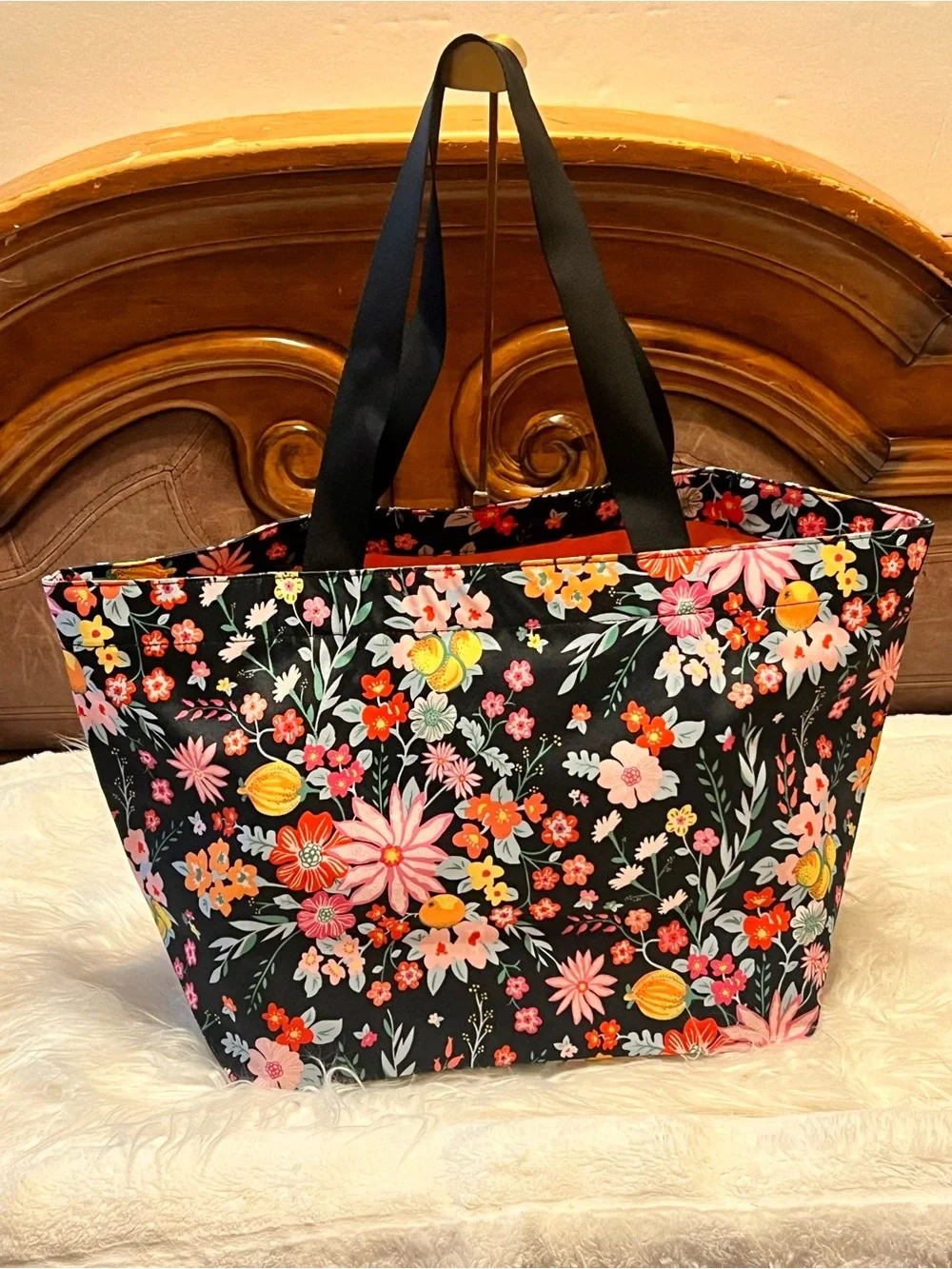 Vera Bradley NWOT  Floral tangerines  with Pink & tangerine Flowers large  tote
